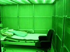 人工気象室（ヒト用）緑色照明の写真
